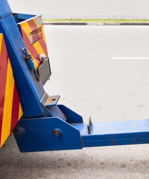 Stocked mobile tire technicians and heavy-duty tow trucks, dispatched 24/7 across DFW.